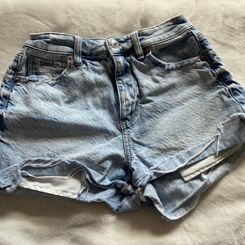 American eagle light wash denim shorts
